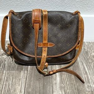 Louis Vuitton Samaur 30 Bag